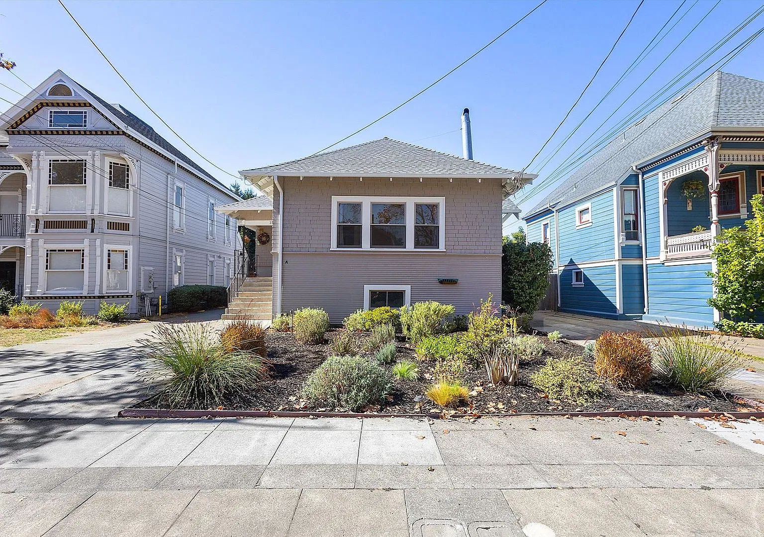 1545 Verdi St #A - 3 bedroom | 2 bath | Single family home — Photo 2