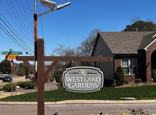 1111 Westland Gardens Blvd, Knoxville, TN 37922