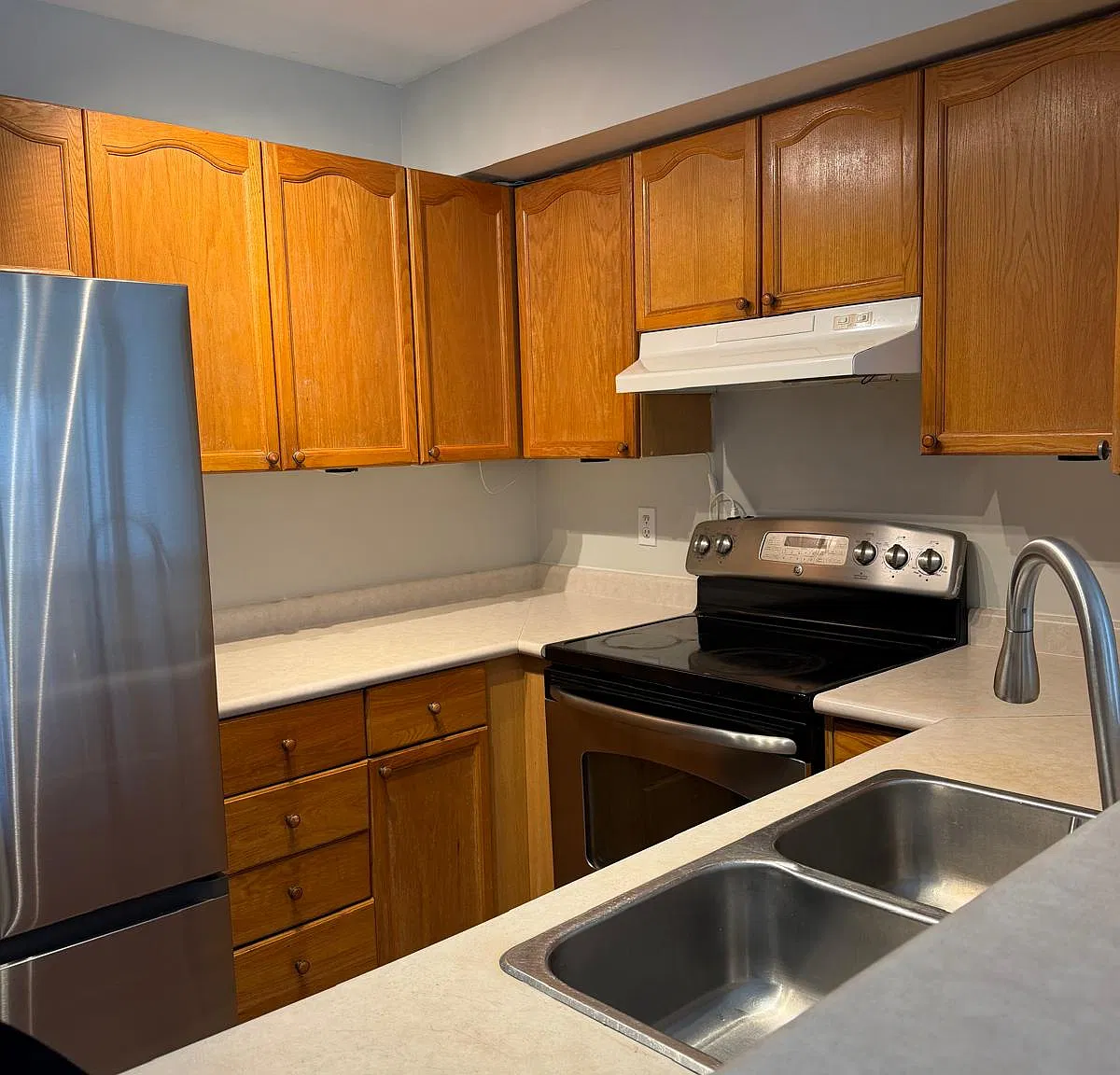 3 bed, 1.5 bath, 1200 sqft, $3,300 — Photo 3