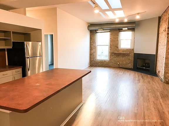2nd image of 1855 N Oakley Avenue # Second Floor