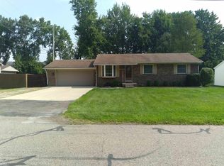 26925 Campau Ln, Harrison Township, MI
