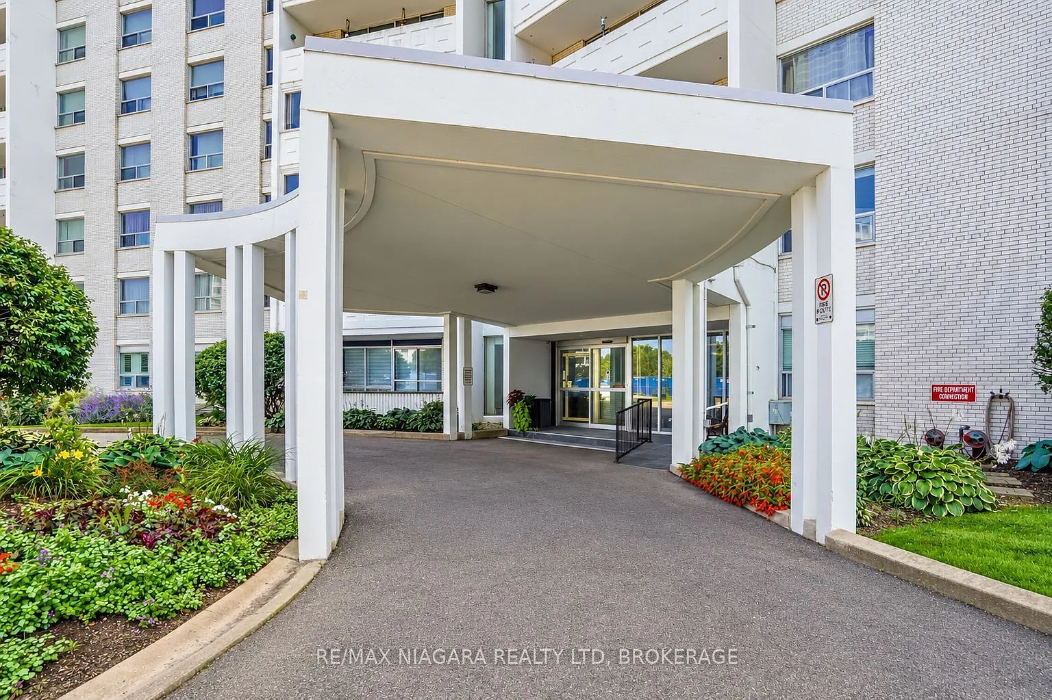 3 bed, $2,500 — Photo 2