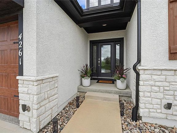 4th image of 4261 Lakeshore Dr