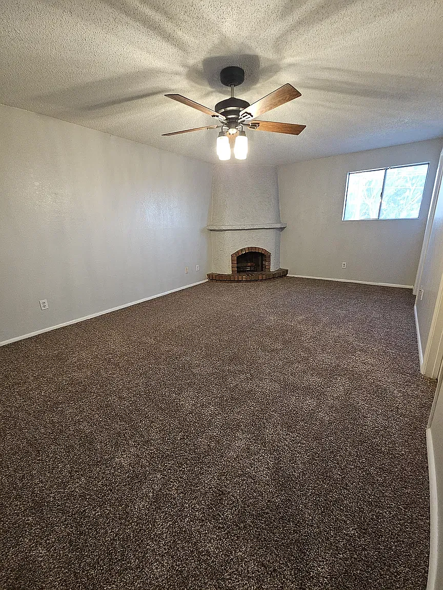 2 bed, 936 sqft, $1,225 — Photo 2