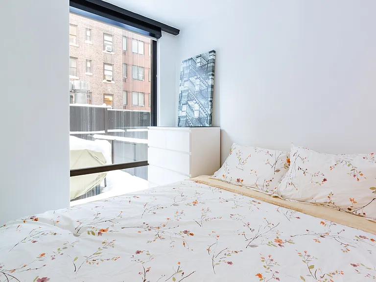 148 E 24th St #3E — Photo 10