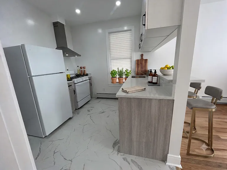 228 Bowers St #1 — Photo 4