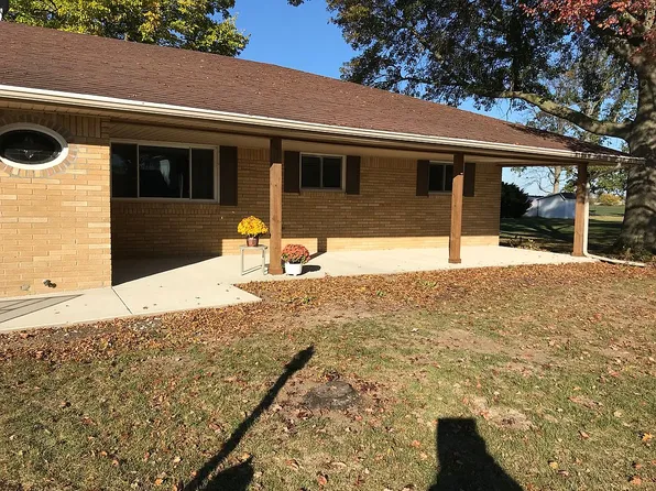 1678 N Smith Dr, Genoa, OH 43430