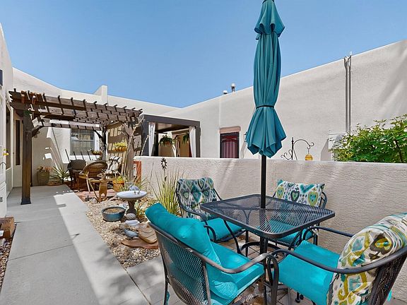 4th image of 3315 Esplanade Cir SE