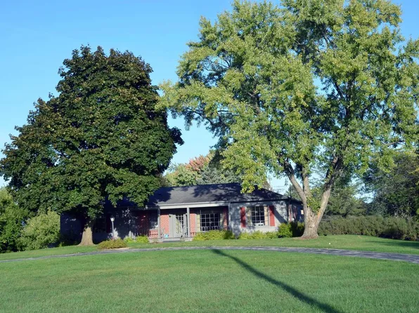 N20W25018 Bluemound ROAD, Pewaukee, WI 53072