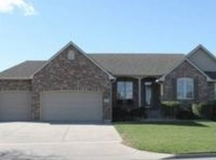 1109 N Hickory Creek Ct, Wichita, KS 67235