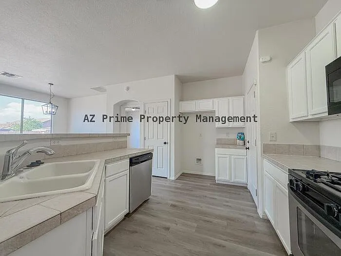 3420 W Avenida Bonita — Photo 9