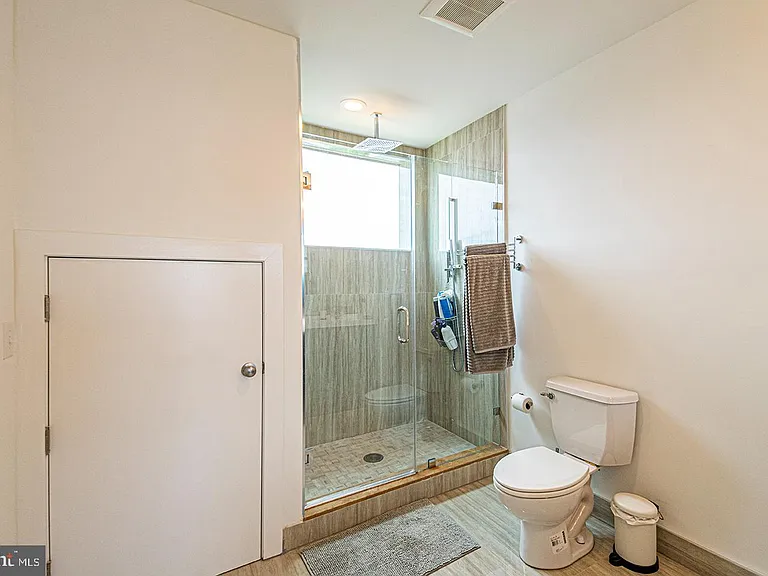 2137 Cross St — Photo 14