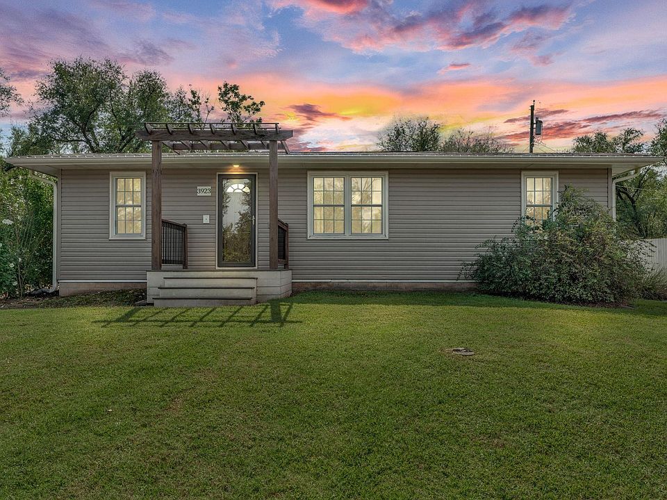 1st image of 3923 SE 2nd St