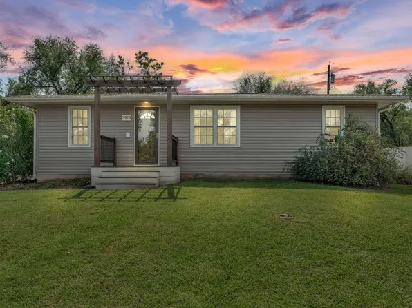 3923 SE 2nd St, Topeka, KS 66607