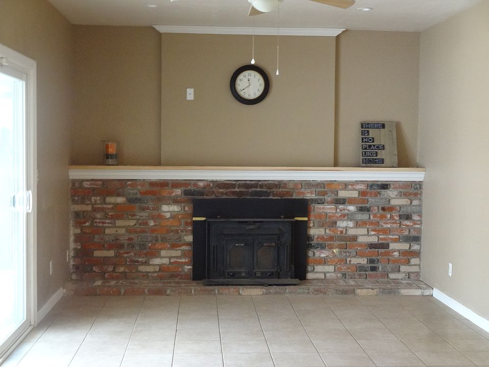 2nd image of 1536 E Fremont Ave