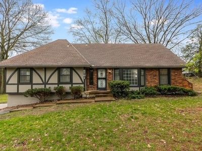 6701 E 127th St, Grandview, MO, 64030