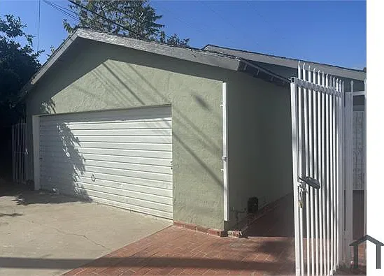 4 bed, 900 sqft, $4,200 — Photo 4
