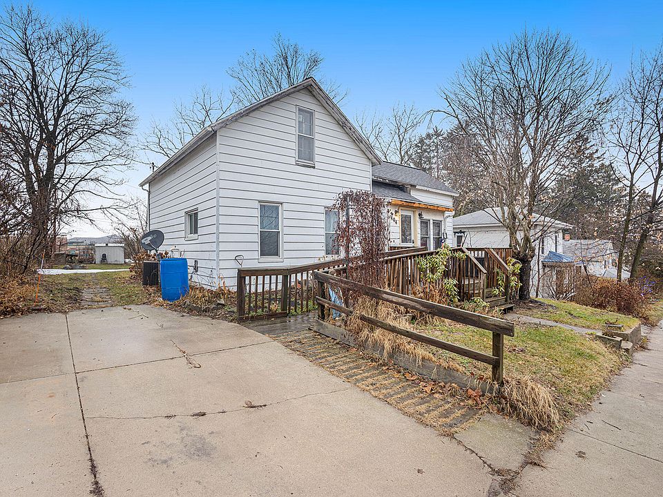 404 W 1st St, Fennville, MI 49408 Zillow