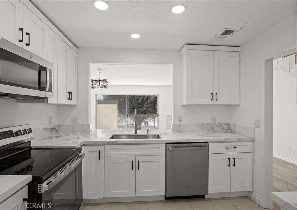 1st image of 4719 Knickerbocker Ln