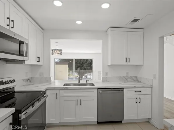 4719 Knickerbocker Ln, Riverside, CA 92501