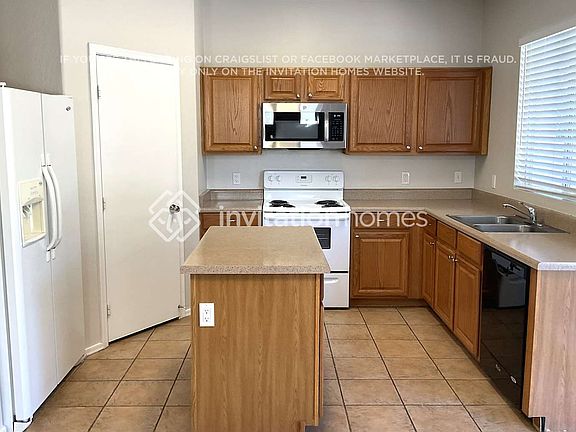 3rd image of 10624 E Portobello Ave