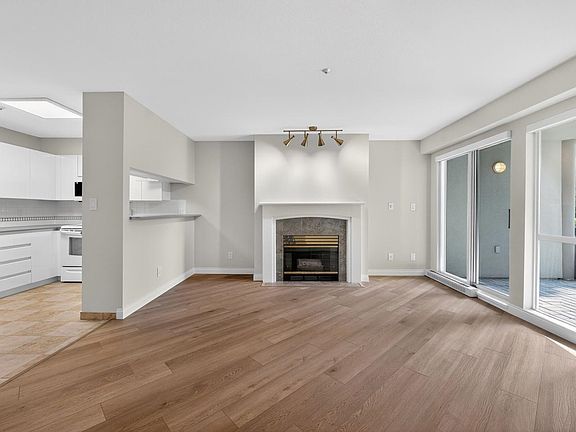 5th image of 8460 Jellicoe St #109
