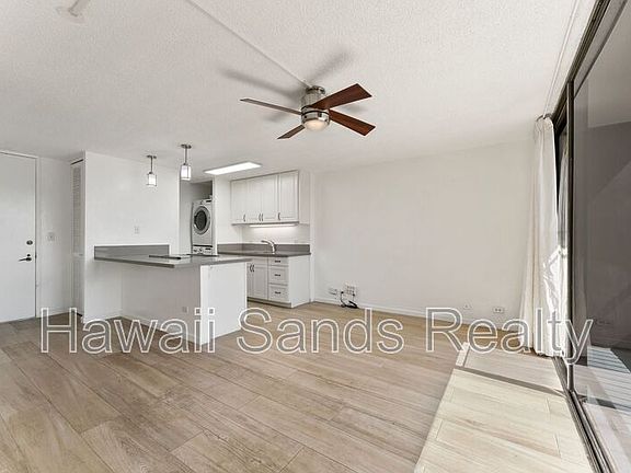 3rd image of 320 Liliuokalani Ave APT 1802