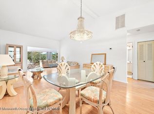 52 Boxwood Ter, Red Bank, NJ 07701