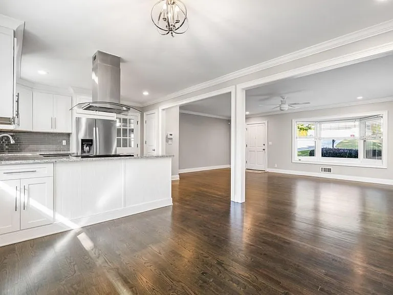 2604 Sunny Ln SE — Photo 11