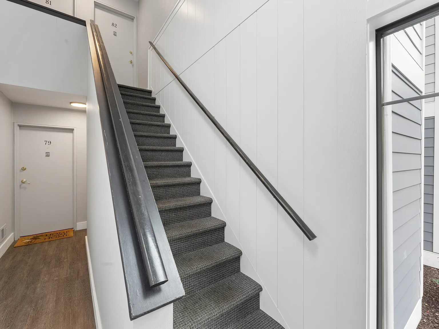 1 bed, 920 sqft, $2,300 — Photo 2