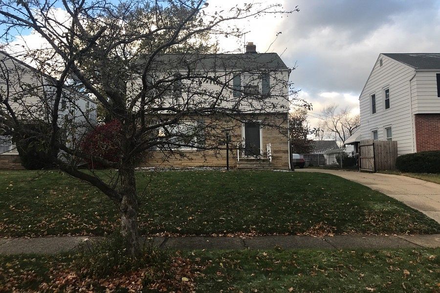 1st image of 270 E 204th St