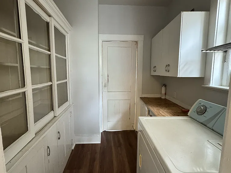 104 Strathmore Rd #2 — Photo 11