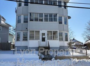 250 Sayles Ave UNIT 2R, Pawtucket, RI 02860