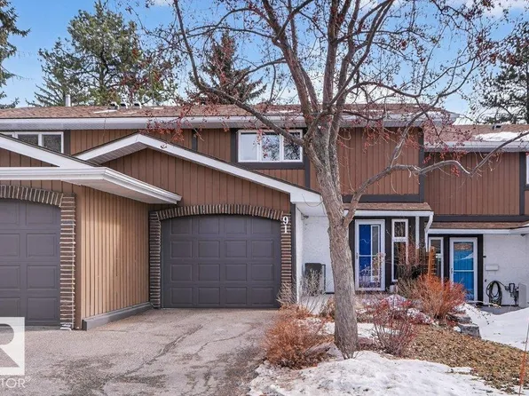 91 Hearthstone NW, Edmonton, AB T6H 5E5
