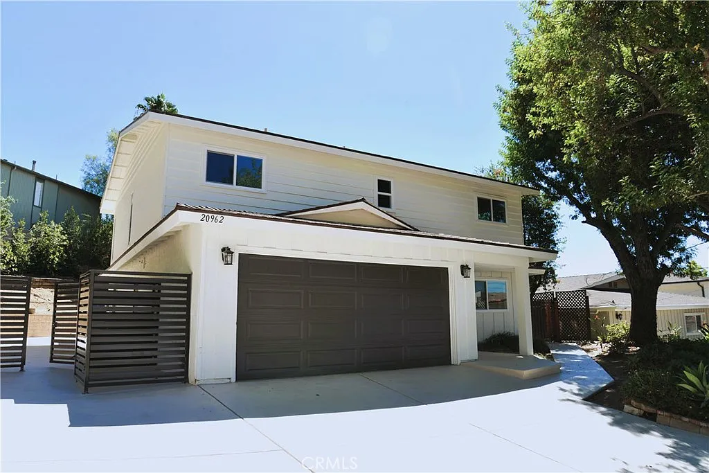 4 bed, 2456 sqft, $10,500 — Photo 2
