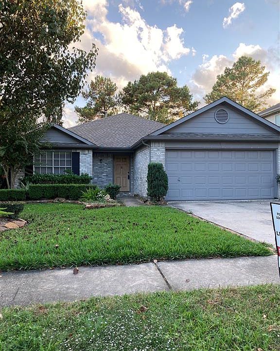 1st image of 822 Willow West Dr