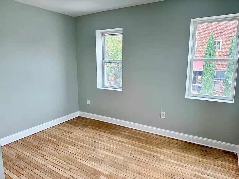 1021 Stiles St — Photo 5