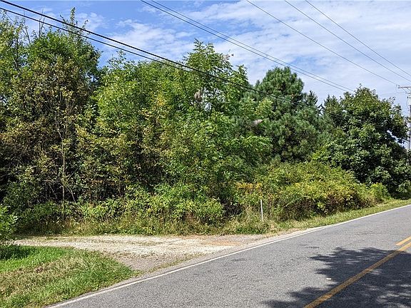 2nd image of 9376 Daniels Rd