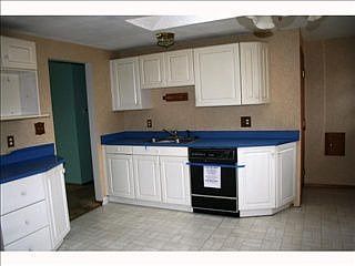 4th image of 1488 Riverton Ct E