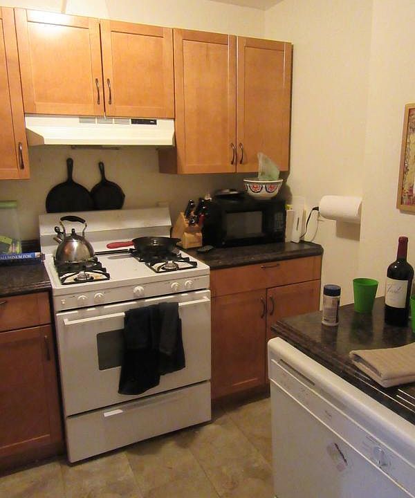 2nd image of 38 Cunard St APT 2Y