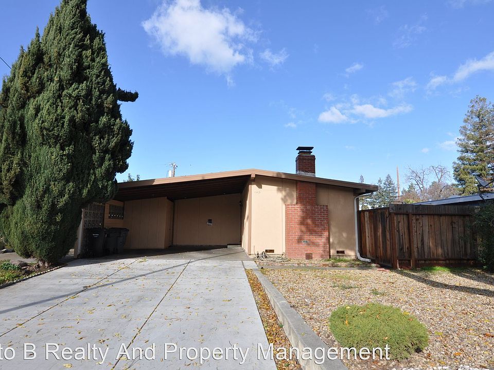 1st image of 1113 Poinciana Dr