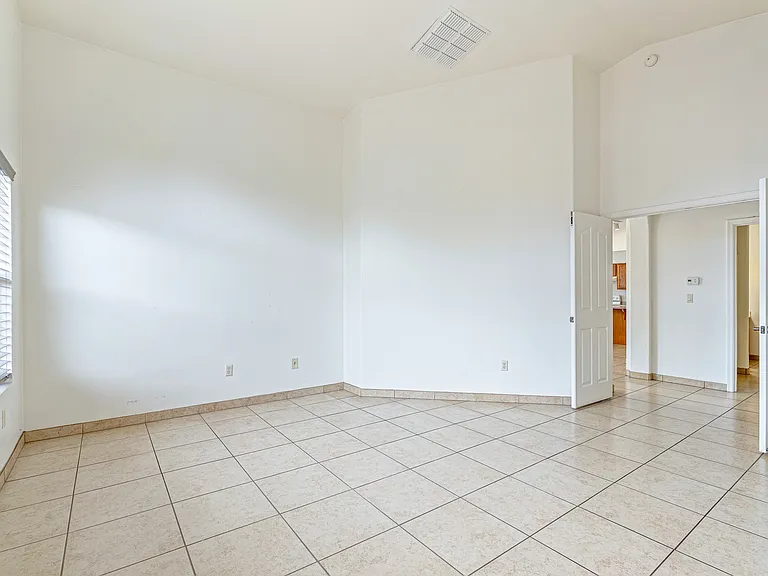 345 E Camino Del Abeto — Photo 18