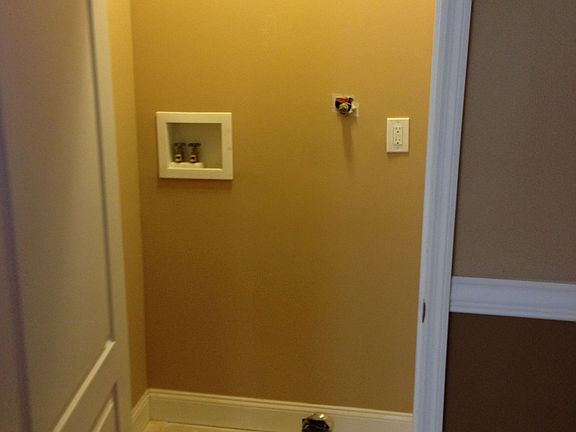 5th image of 713 E 83rd St #1