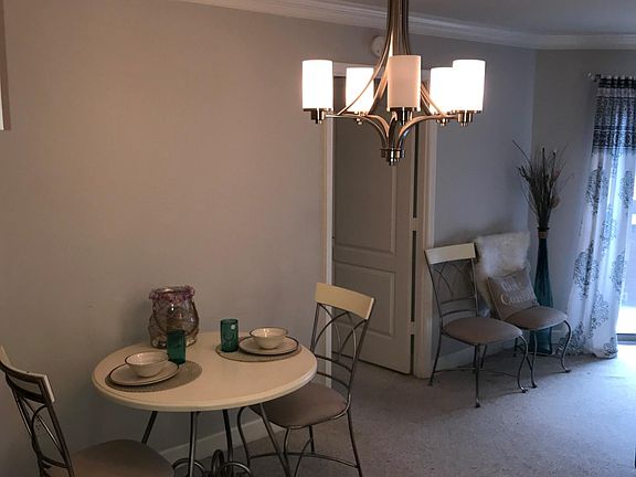 5th image of 1050 N Stuart St APT 318