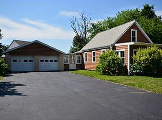 906 Anthony Rd, Portsmouth, RI 02871