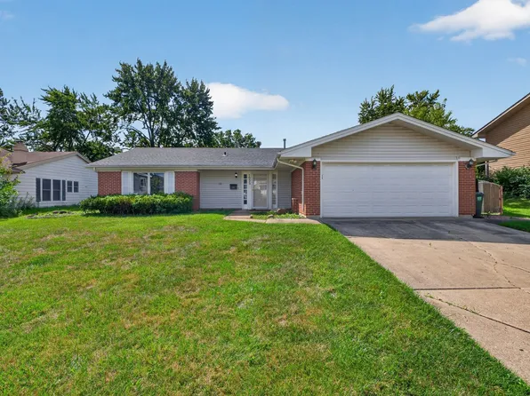 1025 Mayfield Ln, Hoffman Estates, IL 60169