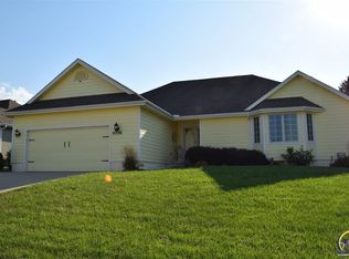 4216 SW Cambridge Ave, Topeka, KS 66610