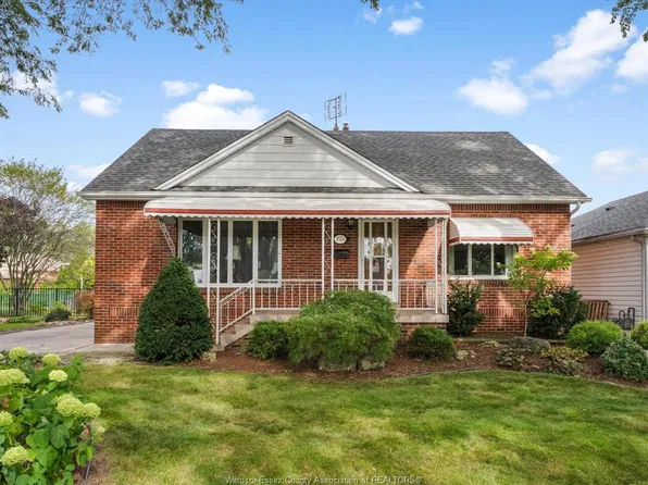 2566 Tourangeau Rd, Windsor, ON N8W 4N9