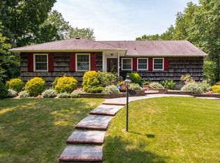 2 Hale Ct, Huntington, NY 11743