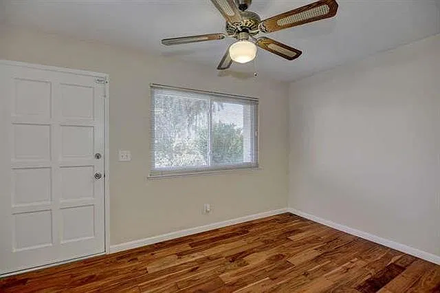 5052 Plaza Corona — Photo 4